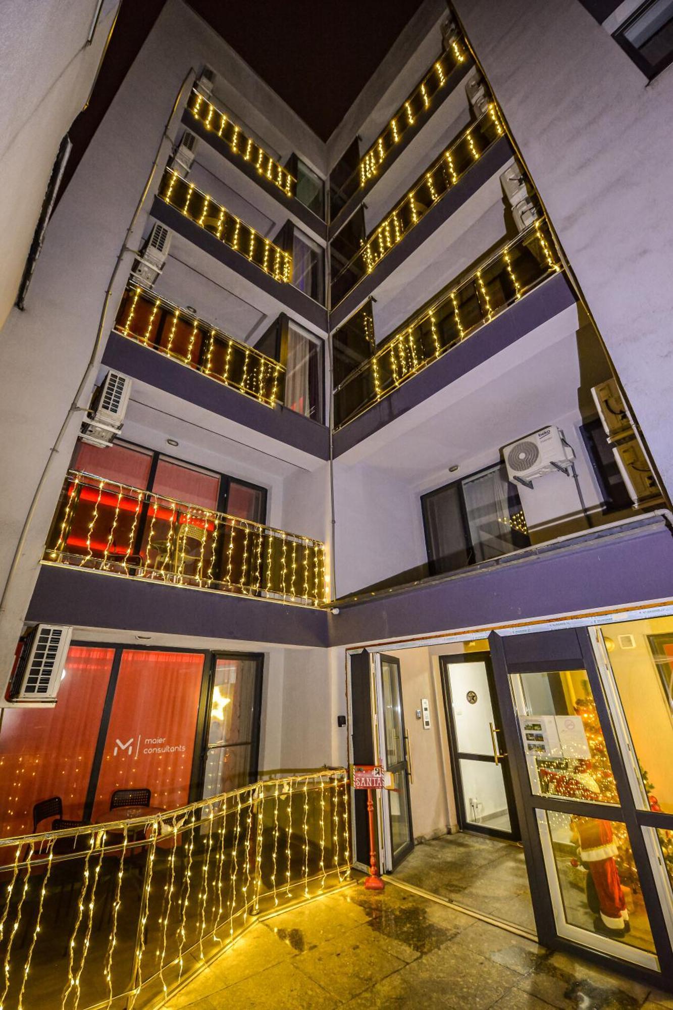 Ben Yehuda - Shabbat Friendly Apartments Bucarest Esterno foto